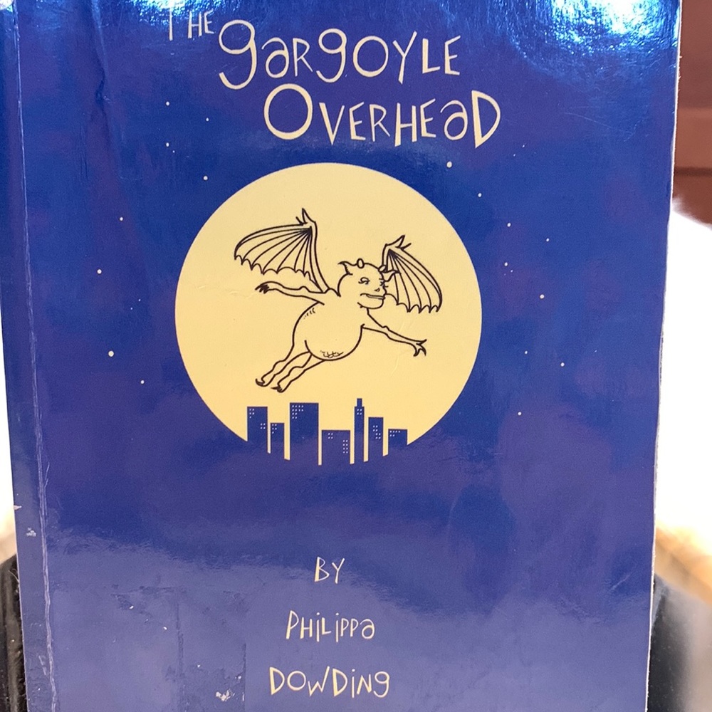 ⭐️2/$12⭐️The gargoyle overhead